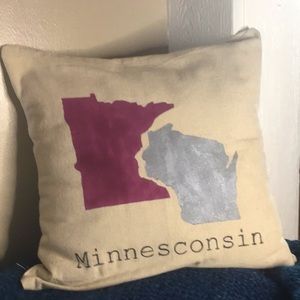 Custom Minnesconsin pillow cover